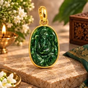 100126121013-green-jade-ganesha-locket.png